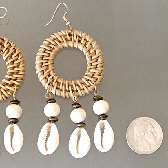 4 1/8"L Beachy Rattan Natural Cowrie Seashell Beaded Tassels Dangle Earrings New - Picture 5 of 5